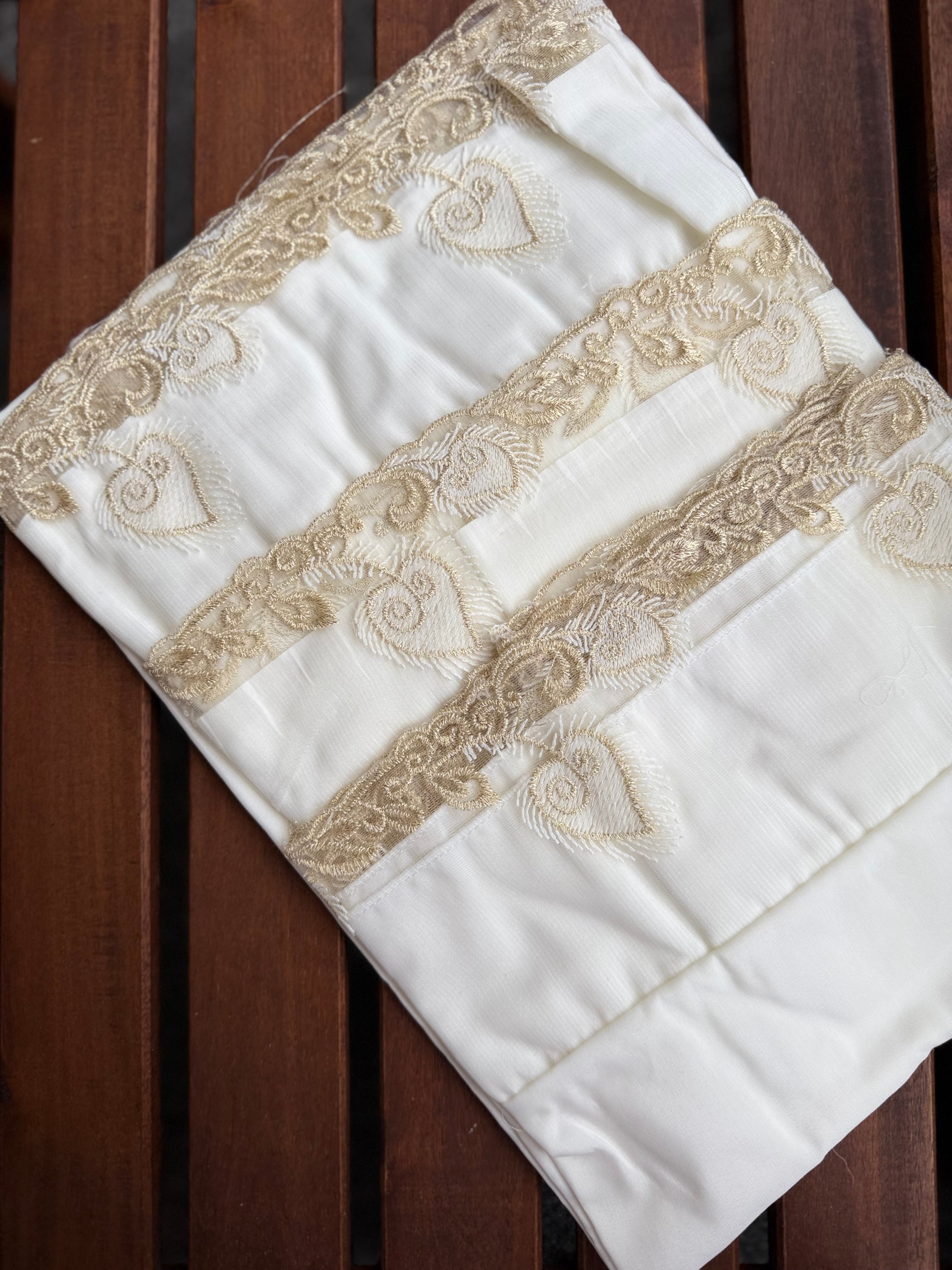 Luxurious prayer clothes